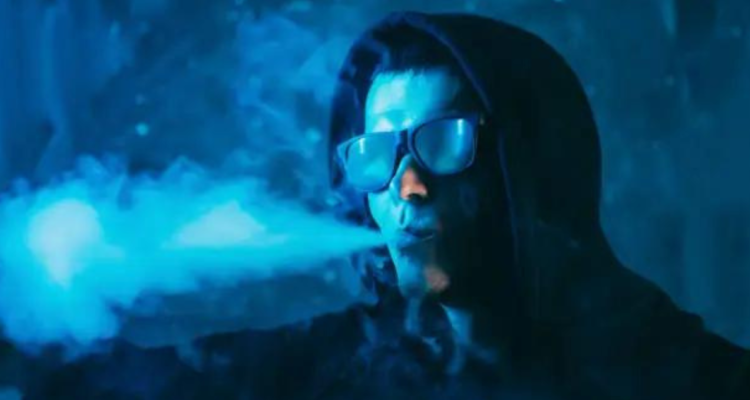 Estudio relaciona el vapeo en adolescentes con el deterioro cognitivo y altos niveles de metales