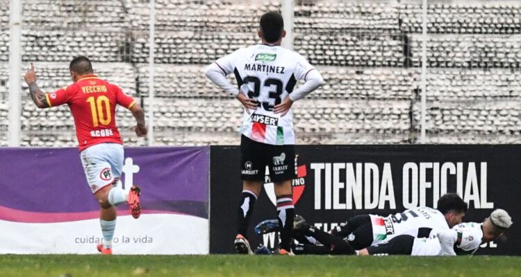 Un gol de Emiliano Vecchio le dio la victoria a Unión Española ante Palestino