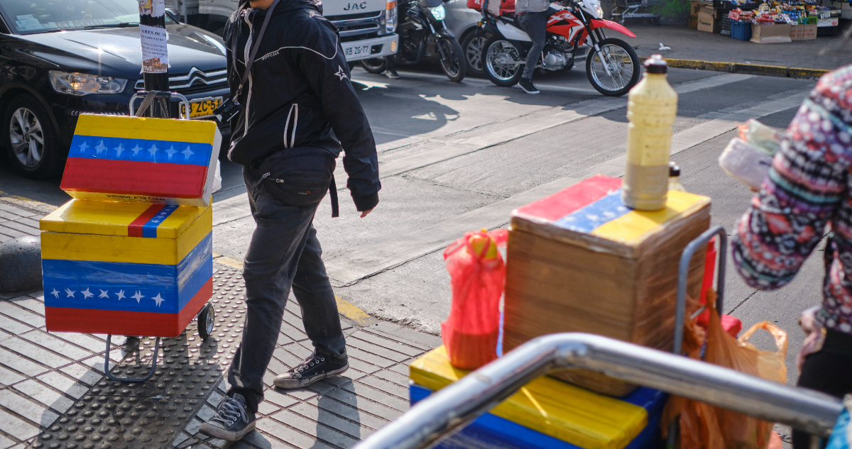 INE reporta alza de desempleo de los extranjeros en Chile y también aumento de la informalidad laboral