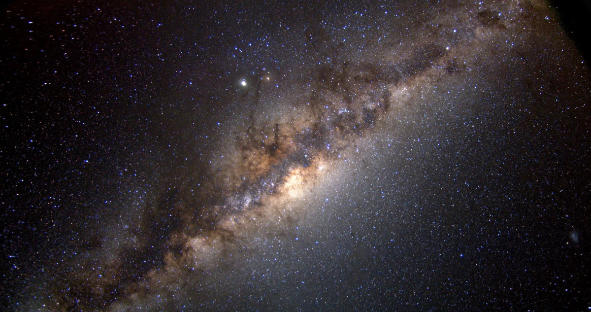 A la vuelta de la esquina: descubren que las estrellas más antiguas del Universo orbitan la Vía Láctea