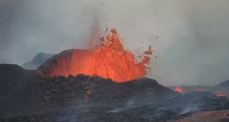 erupción de volcán