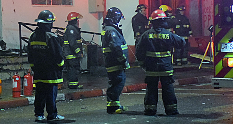 Fuego consumió dos casas en Temuco.