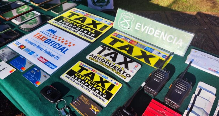 Así estafaban los taxistas detenidos por cobrar millones para salir del Aeropuerto de Santiago