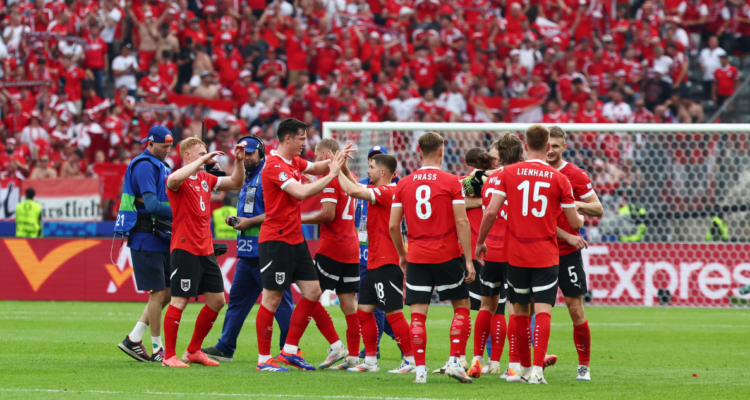 Austria vence a Polonia y la deja al borde de la eliminación: Lewandowski ingresó desde la banca