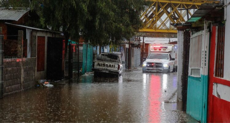 Según el último balance del Senapred en Chile hay más de 11 mil damnificados y 3 mil personas aisladas por el sistema frontal temporal lluvias.