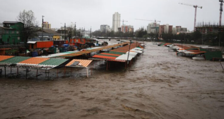 Balance del sistema frontal en Viña del Mar: 1.300 emergencias y comerciantes afectados