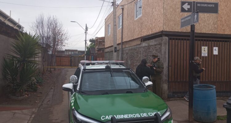 Balean a una madre y a su hijo tras ataque en una vivienda de Cerro Navia: están en riesgo vital