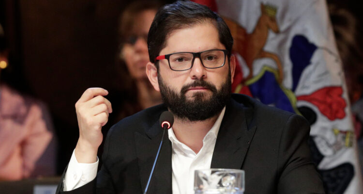 En medio de gira de Boric: Gremio empresarial alemán pide profundizar relación comercial con Chile