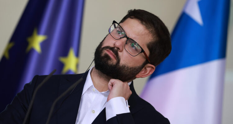 “Somos confiables y atractivos”: Boric promociona a Chile en Berlín como gran destino de inversiones