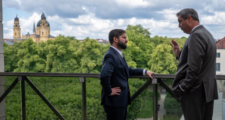 Boric busca potenciar lazo comercial de Chile con Baviera, una de las zonas más ricas de Alemania