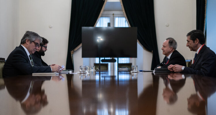 el Presidente de la República, Gabriel Boric Font, se reúne con la Asociación de Bancos e Instituciones Financieras de Chile