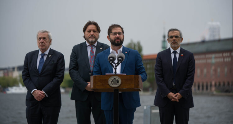 “No me amilano por las críticas”: Boric y “fuego amigo” de diputados PC por Venezuela y Ucrania