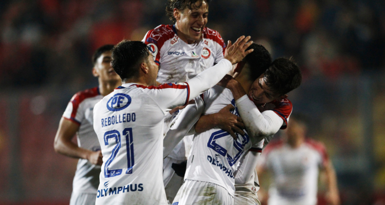 Unión La Calera derrota a domicilio a Unión Española pero sigue colista del Campeonato Nacional