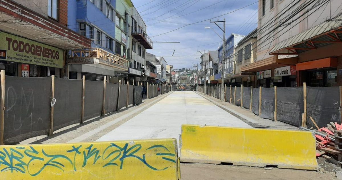 Obras abandonadas en Calle Antonio Varas en Puerto Montt.