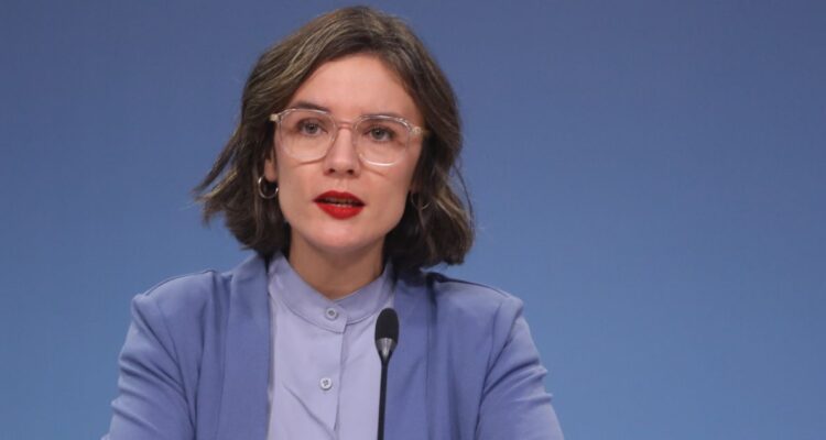 Vallejo destaca facultad exclusiva del Presidente en política internacional ante crítica del PC