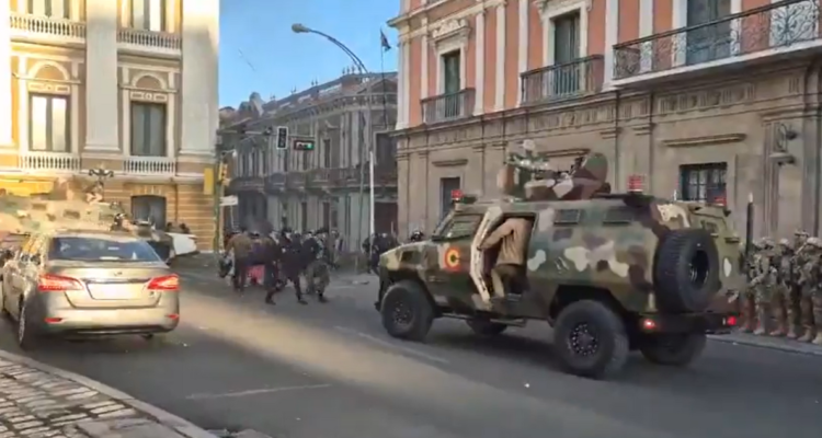 Militares se retiran del Palacio Presidencial de Bolivia tras intento de Golpe de Estado