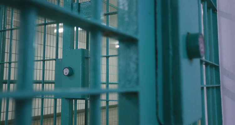 Cárcel por condena a hombre que violó y abusó de su sobrina en Concepción