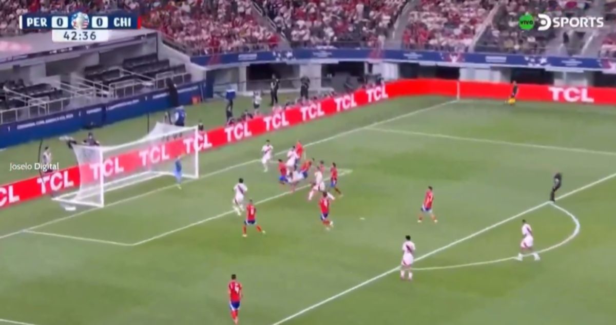 Claudio Bravo, tapadón y registro histórico en Copa América