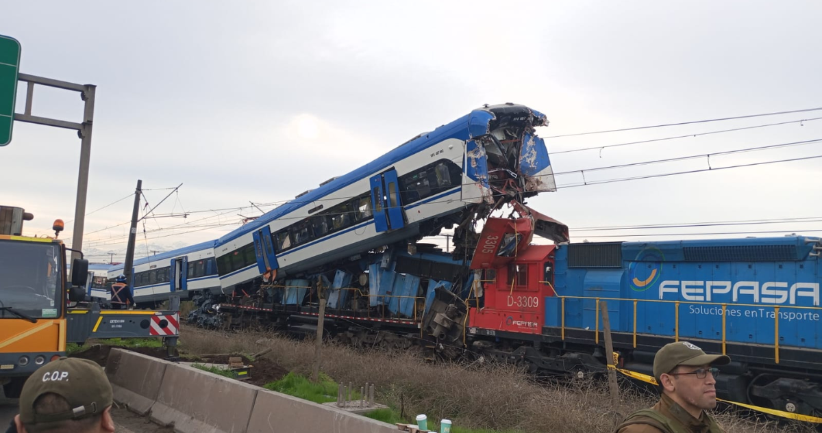 Colisión de trenes detienen por cuasidelito de homicidio a conductor de EFE y al encargado de control