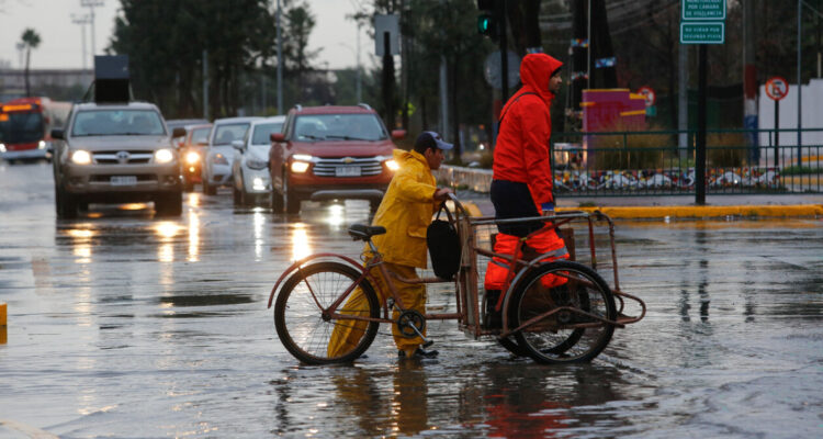 Advierten llegada de sistema frontal a la región de Valparaíso: se esperan hasta 100 mm de agua