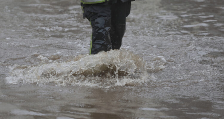 Declaran Alerta Roja para Pitrufquén y Carahue por desborde de ríos: hay viviendas que están aisladas