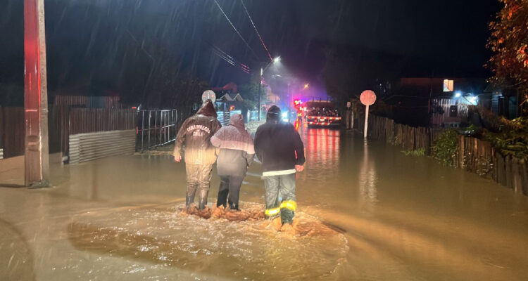 imagen del desborde del río pichilo, comuna de arauco