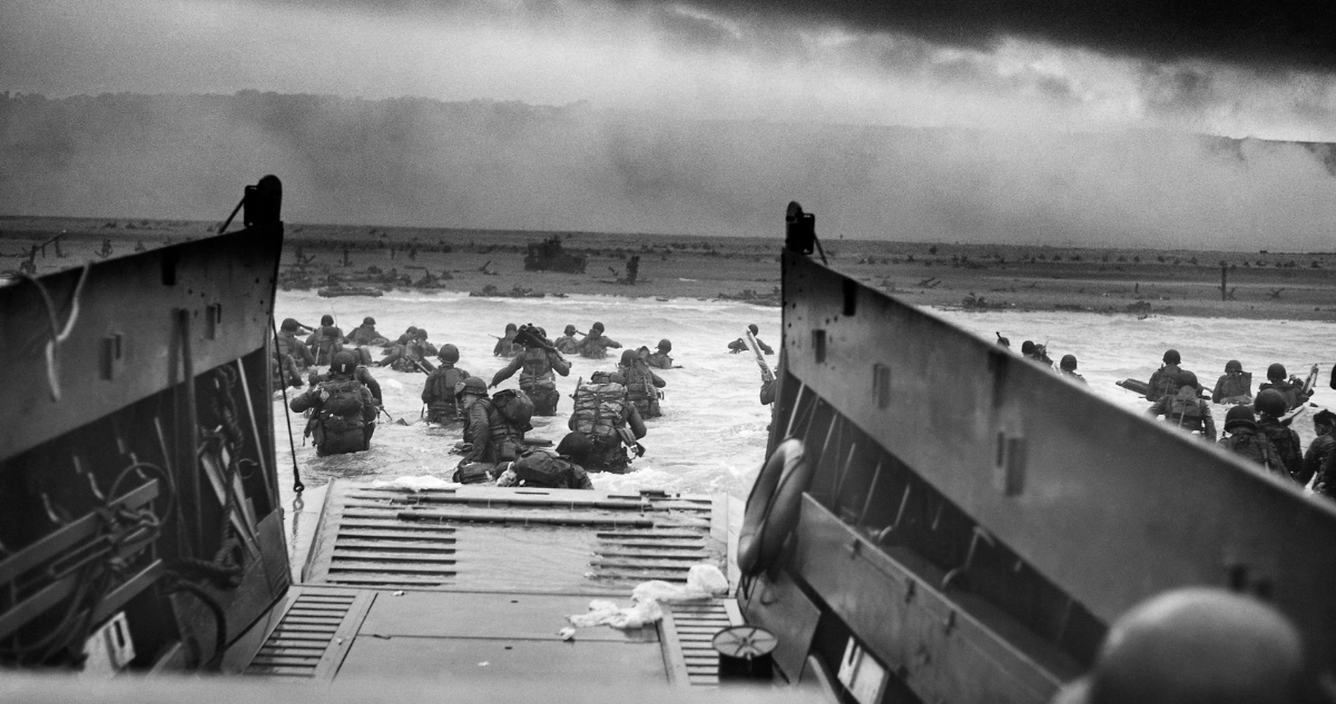 Tropas estadounidenses desembarcando en la playa Omaha el 6 de junio de 1944 (CC) Wikimedia Commons