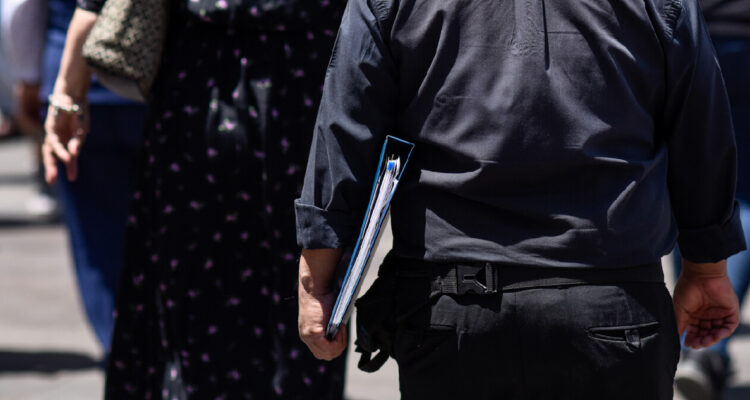 imagen en el marco de los desempleados en la Región Metropolitana de Chile.