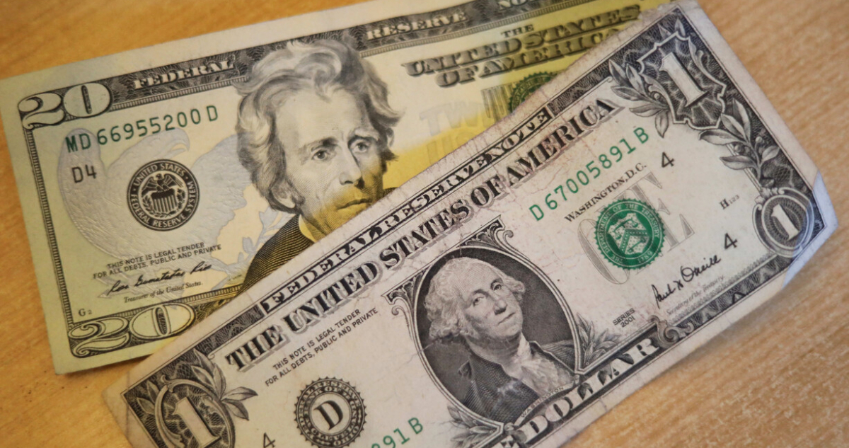 Billetes de 20 y 1 dólar