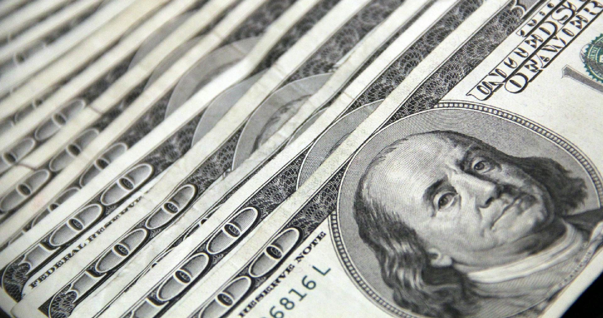 imágenes de varios billetes de 100 dólares