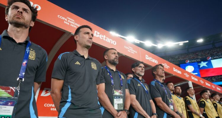 DT de Argentina, Lionel Scaloni, confirmó suplentes contra Perú