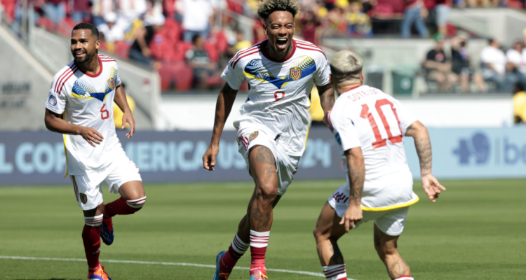 Venezuela saca el máximo provecho al hombre de más y derrota a Ecuador en estreno en Copa América