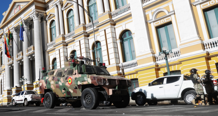 Bolivia pide a la OEA tratar despliegue militar con responsabilidad y seriedad