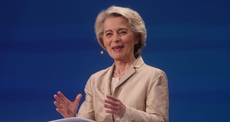 La presidenta de la CE y candidata incumbente celebró este domingo la victoria de los conservadores en las elecciones de la Unión Europea.