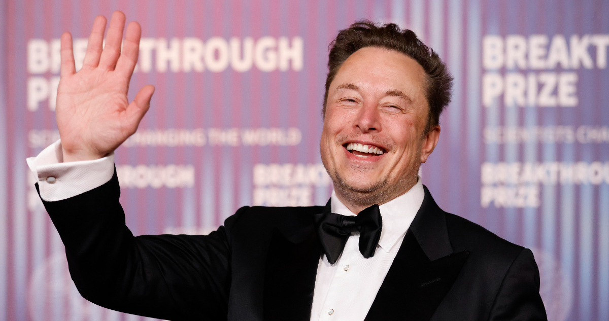 “Los amo”: Elon Musk triunfó ante inversores y se echó a bolsillo “módica” suma de US$50 mil millones