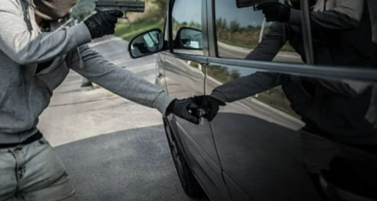 Familia con una guagua de dos meses sufre encerrona en Pudahuel