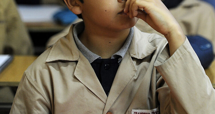 Denuncian abuso sexual contra niño de 7 años en colegio de Renca: agresor sería compañero más grande