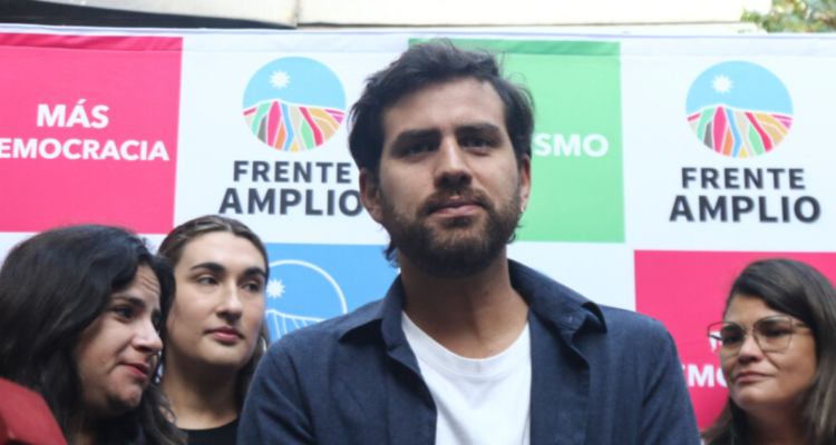 Este lunes el Frente Amplio se convertirá en partido único Diego Ibáñez será su primer presidente