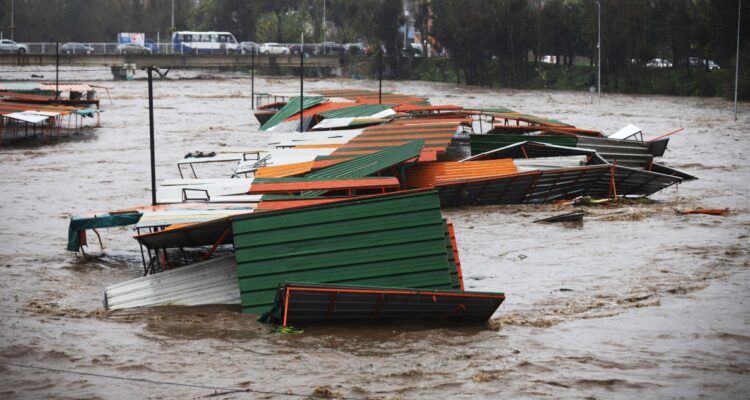 Alerta roja para las provincias de Valparaíso y Marga Marga por sistema frontal
