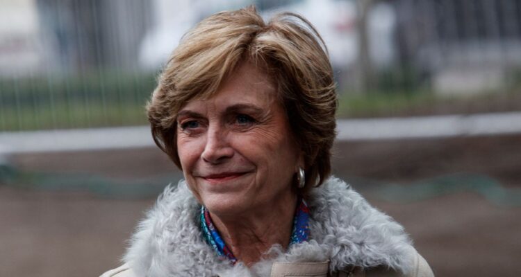 Matthei (UDI) dice que la “mayoría” de la oposición estaría a favor de levantar el secreto bancario