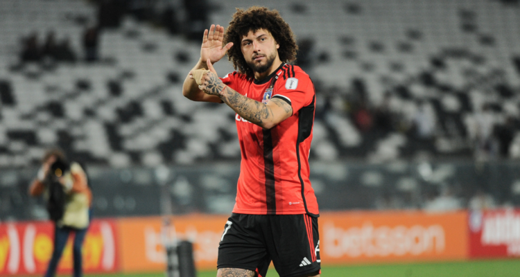 Falcón asusta a Colo Colo con una posible salida en el mercado de pases.