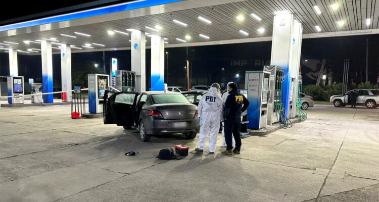 Funcionarios de la PDI frustran robo a servicentro en Conchalí: dispararon a 3 de 6 delincuentes