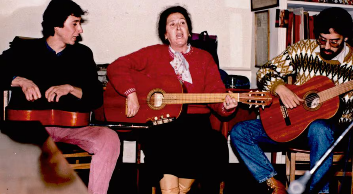 Gabriela Pizarro Soto junto a Héctor Pavéz hijo y Claudio Araya