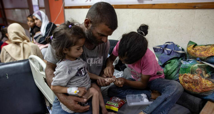 Autoridades de Gaza dicen que unos 3.500 niños menores de 5 años están en riesgo de muerte por hambre