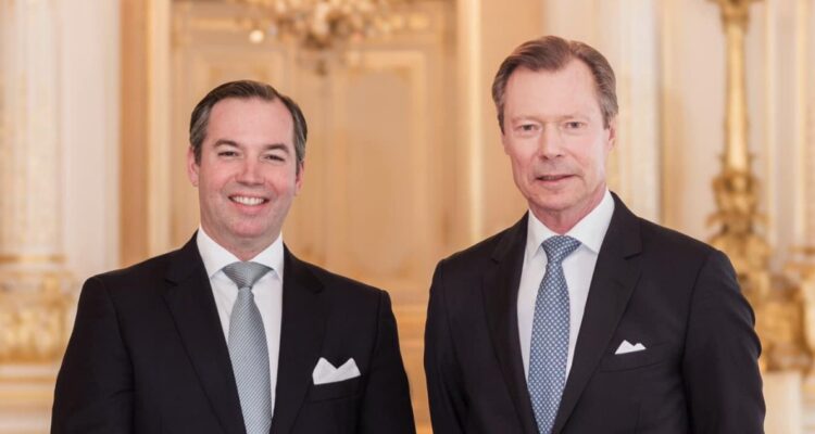 Gran duque de Luxemburgo cede poderes a su hijo y abre su proceso de abdicación
