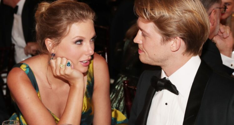 Habla Joe Alwyn, el “ex” que inspiró último disco de Taylor Swift: “Espero que puedan sentir empatía”