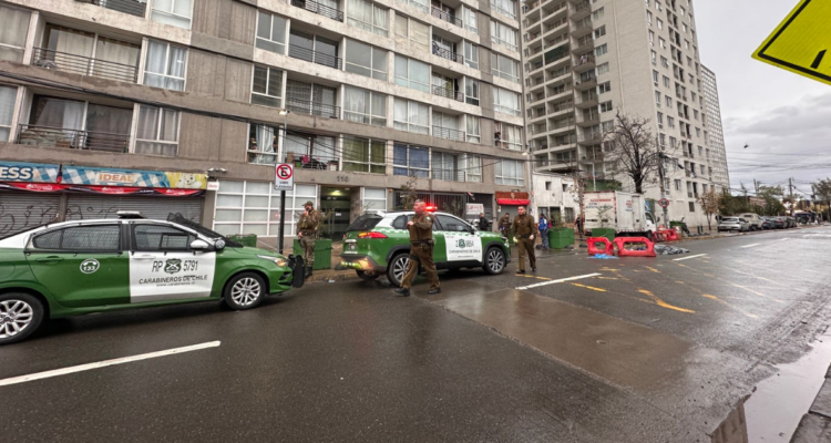 Hombre muere apuñalado en plena vía pública en Estación Central