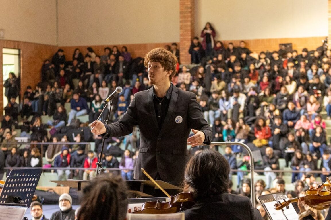 Director fabian valenzuela en inauguracion jornadas musicales