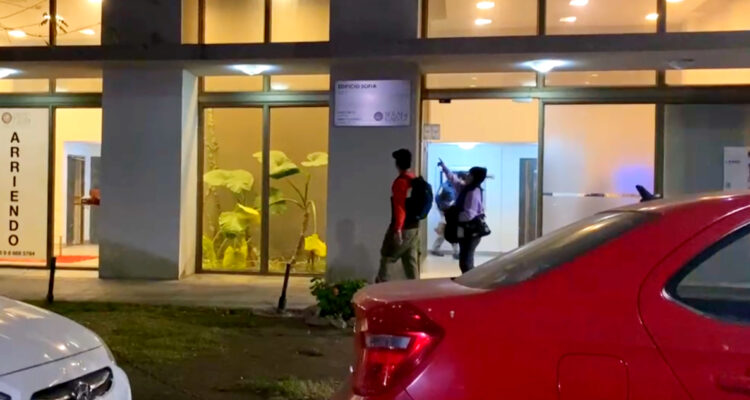 Indagan presunta guardería ilegal donde niña de 3 años murió al caer de piso 8 en Quinta Normal