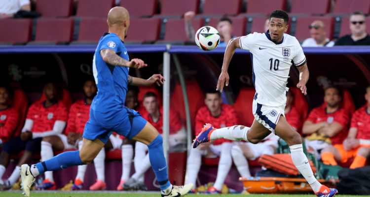 Inglaterra y Eslovenia están igualando por el pase a octavos de Eurocopa.